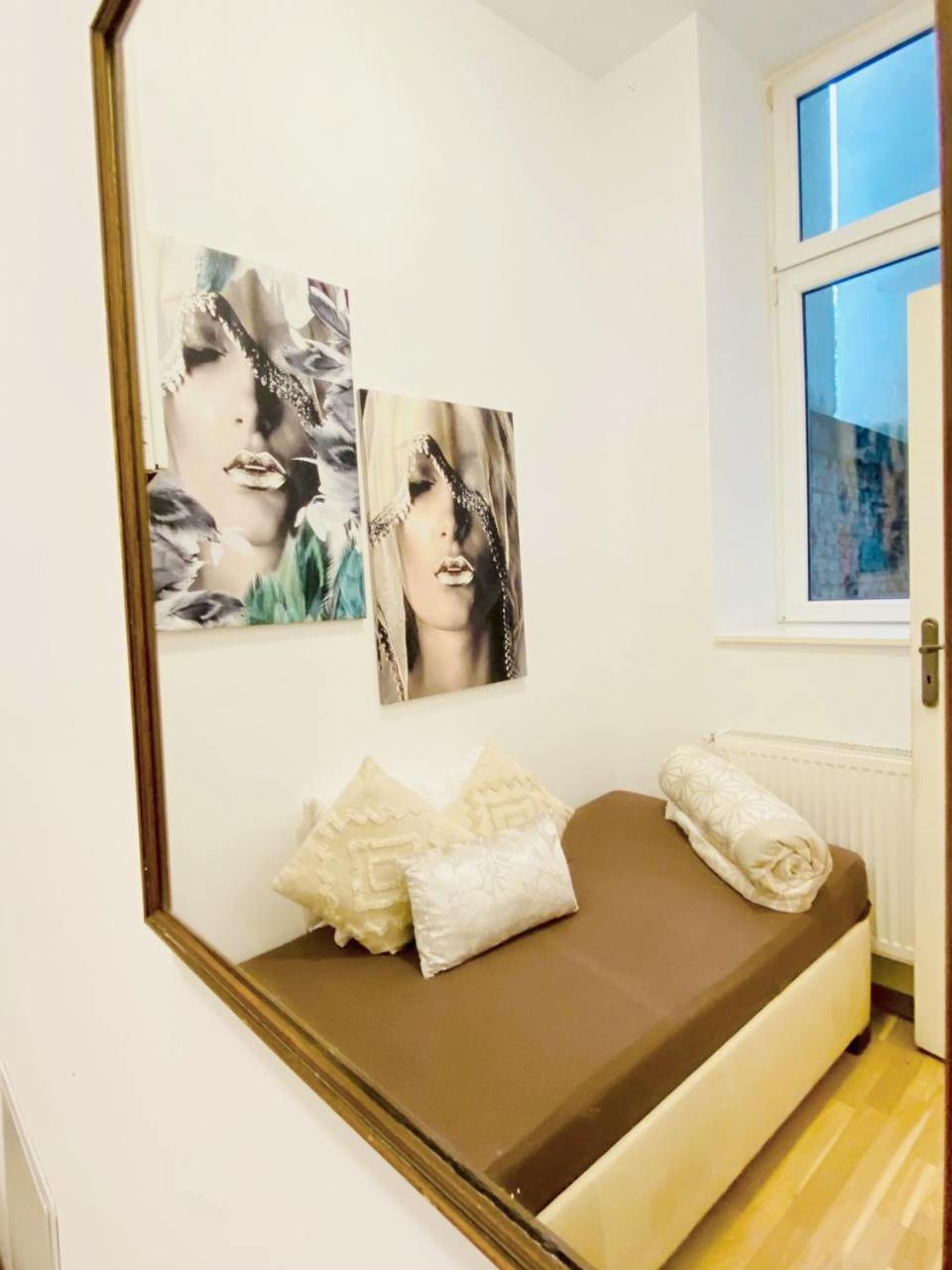 Family Studio- 7 Minutes To Schoenbrunn Palace Apartment *